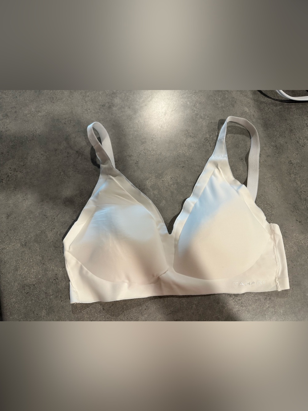 NWOT white Tahari bra size large